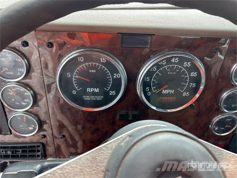 International 5900i Ohjaamot ja sisustat