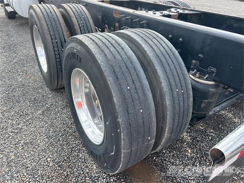 International 5900i Ohjaamot ja sisustat