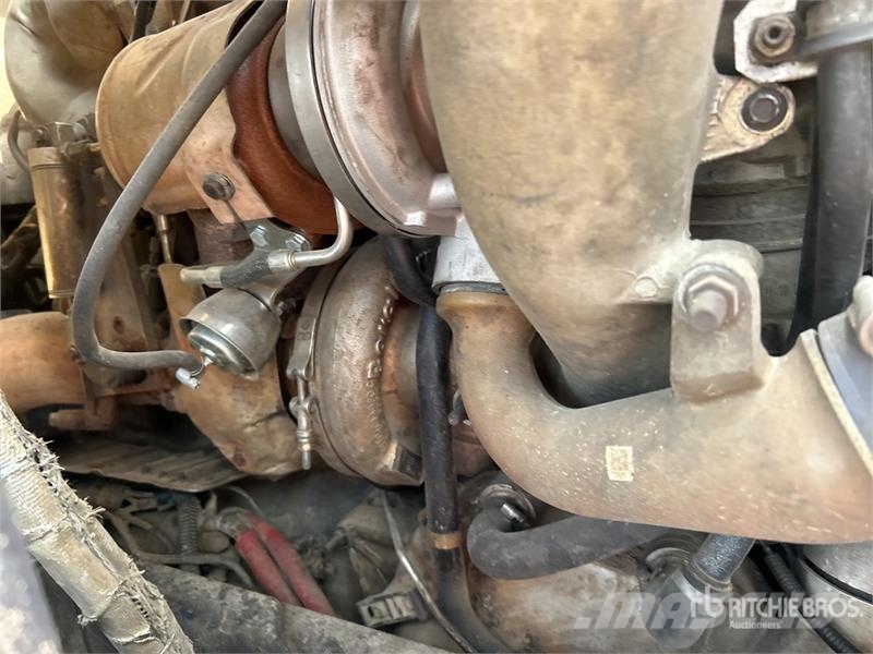 International 5900i Ohjaamot ja sisustat