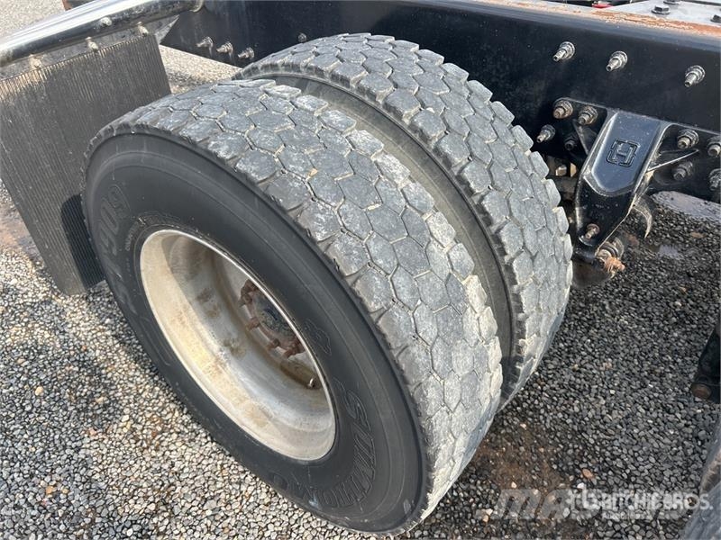 International 5900i Ohjaamot ja sisustat
