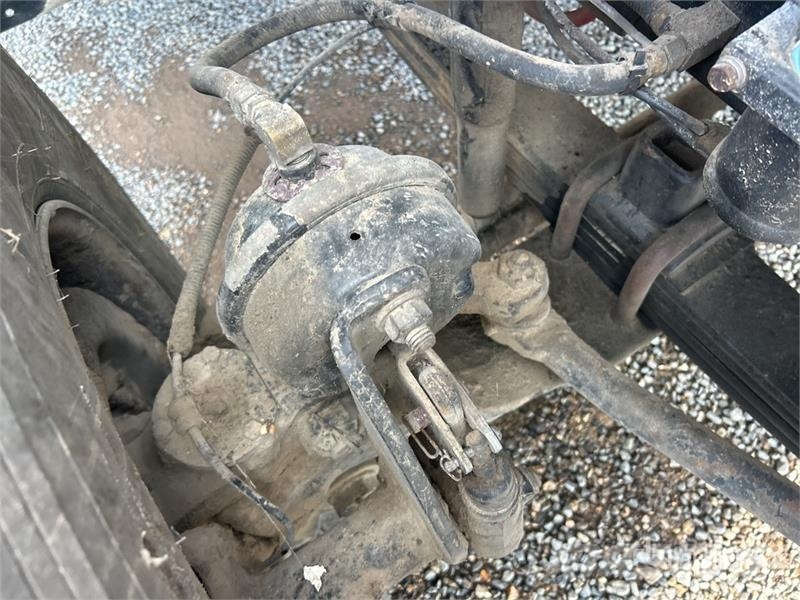 International 5900i Ohjaamot ja sisustat