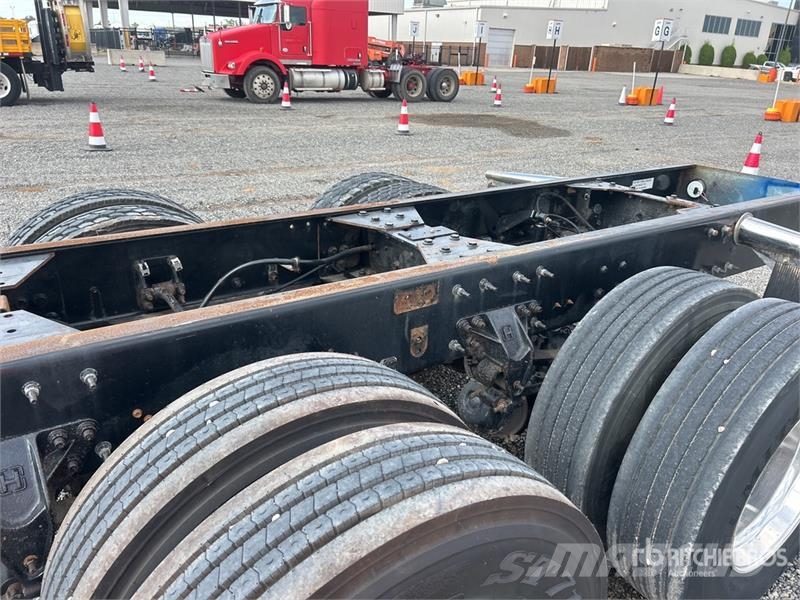 International 5900i Ohjaamot ja sisustat