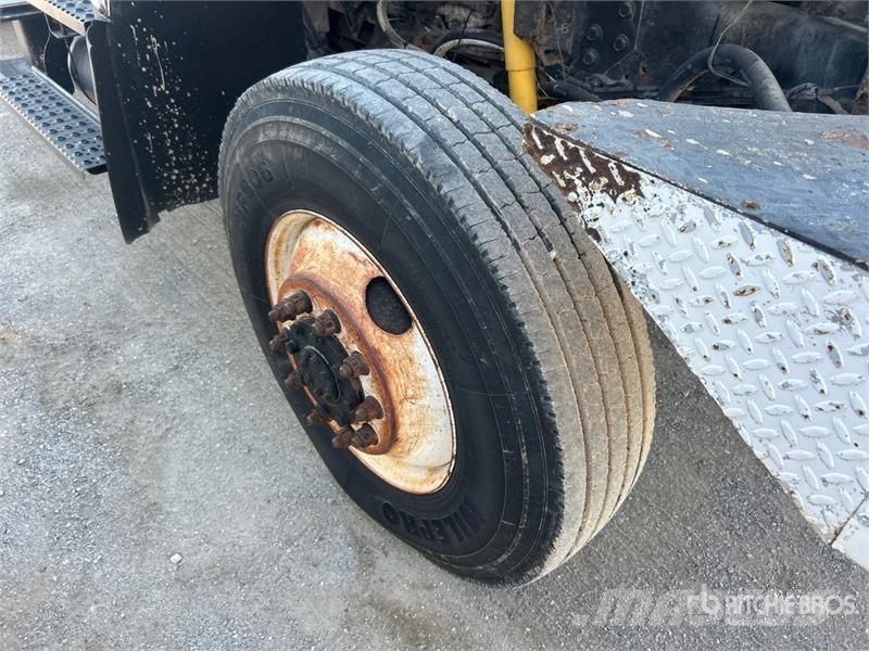 International 7300 Polovni mobilni kamioni za bušenje