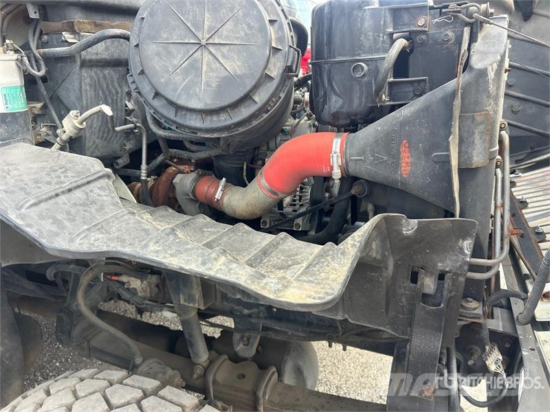 International 7300 车载式高空作业车