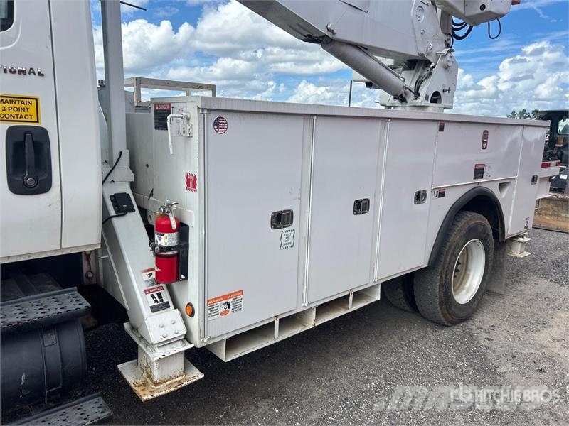 International 7300 车载式高空作业车