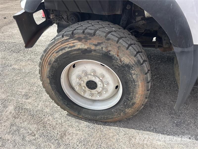 International 7300 车载式高空作业车
