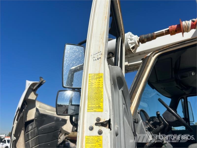 International 7300 Polovni mobilni kamioni za bušenje