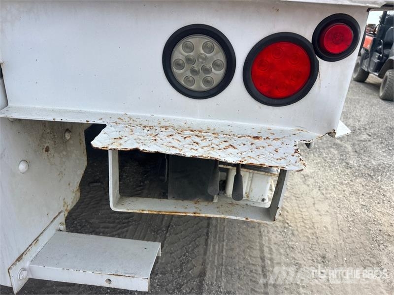 International 7300 车载式高空作业车