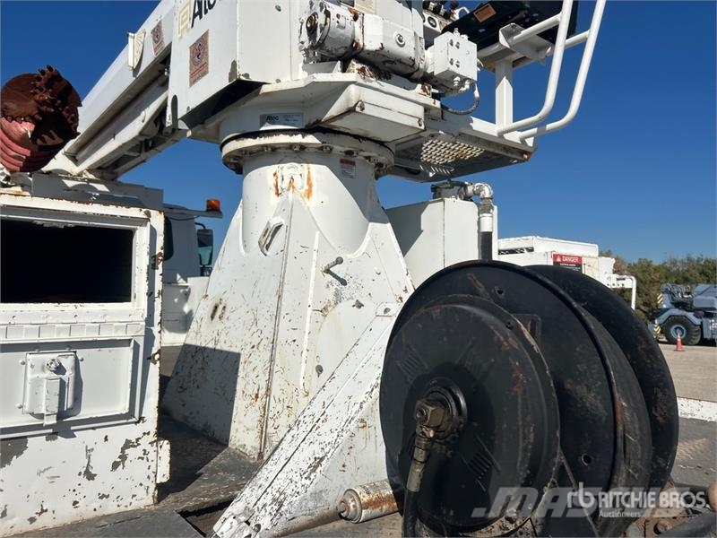International 7300 Polovni mobilni kamioni za bušenje