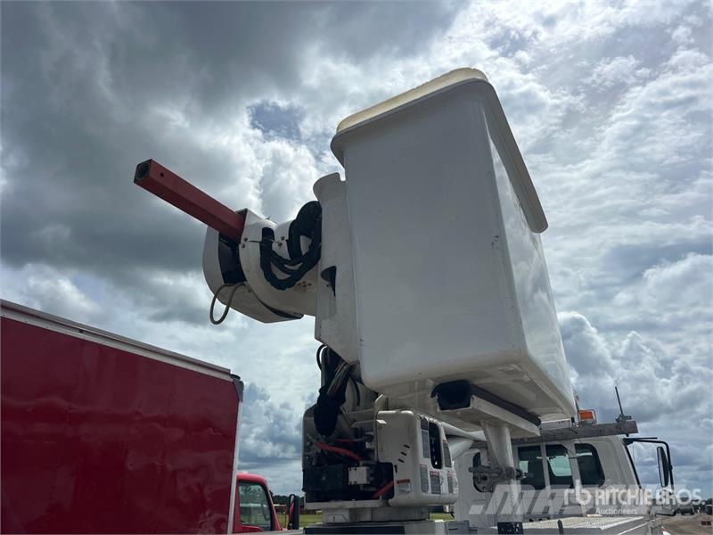 International 7300 车载式高空作业车