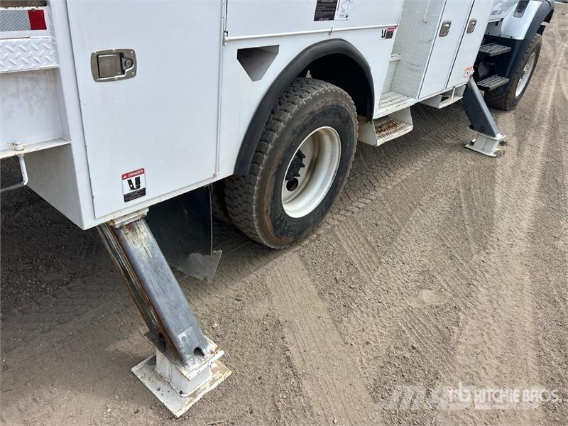 International 7300 车载式高空作业车