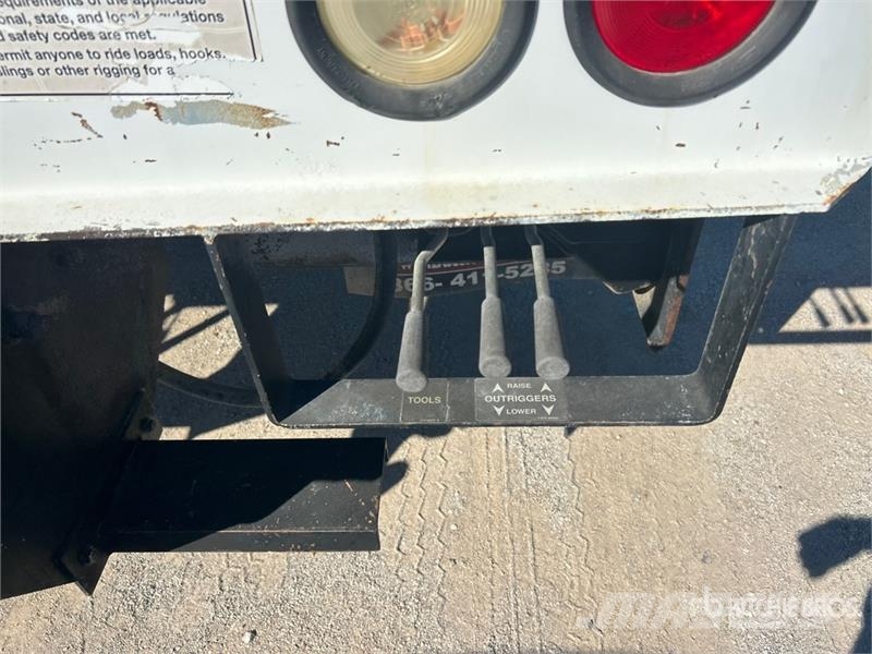 International 7300 Polovni mobilni kamioni za bušenje