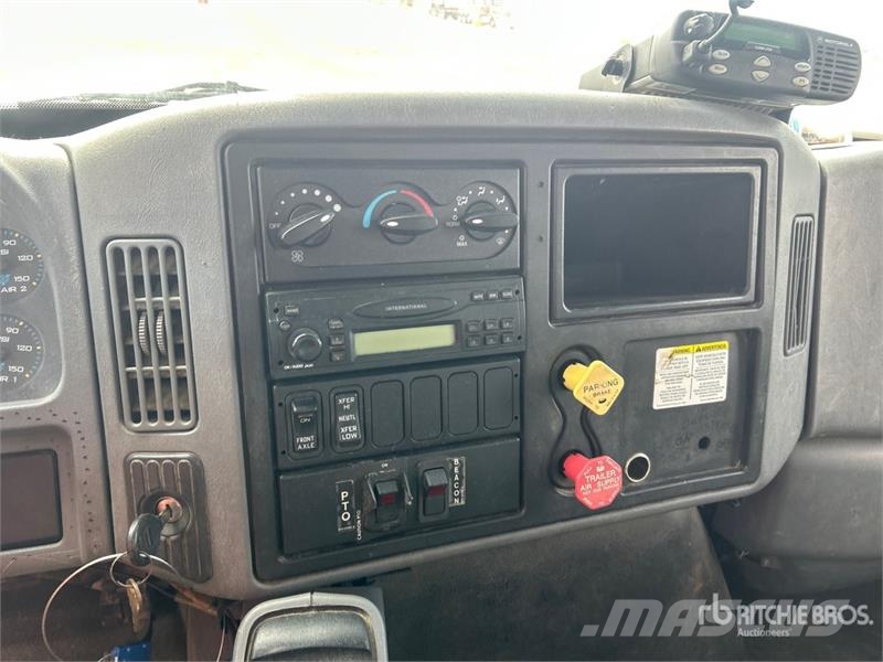 International 7300 车载式高空作业车