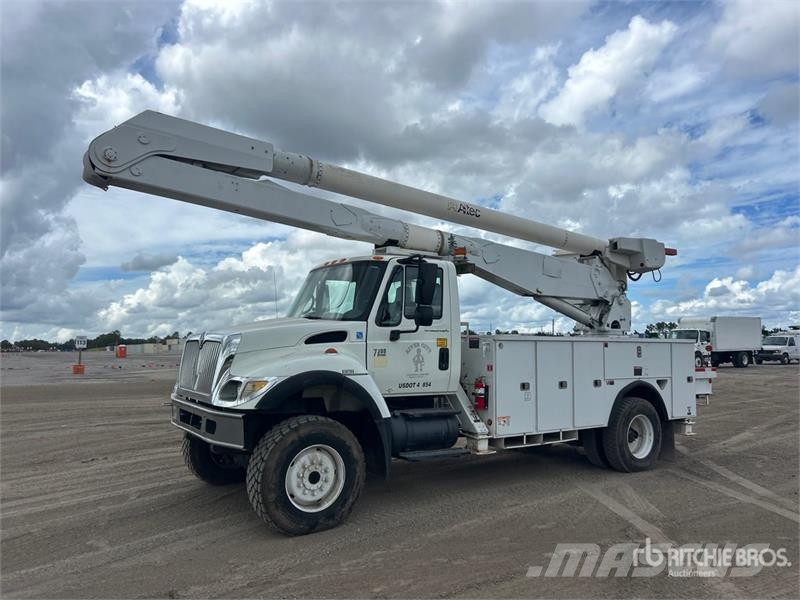 International 7300 车载式高空作业车