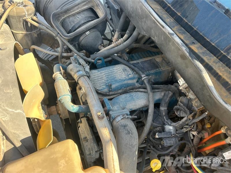 International 7300 Polovni mobilni kamioni za bušenje