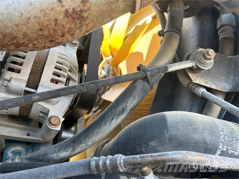International 7300 Polovni mobilni kamioni za bušenje