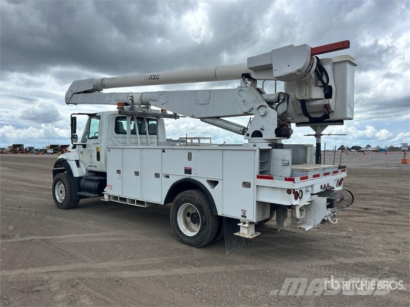 International 7300 车载式高空作业车