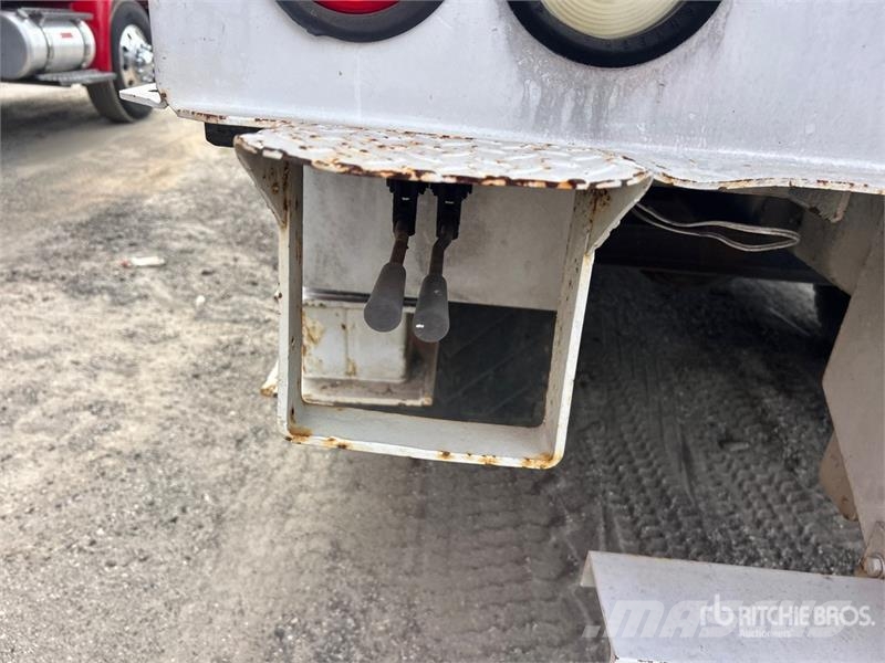 International 7300 车载式高空作业车