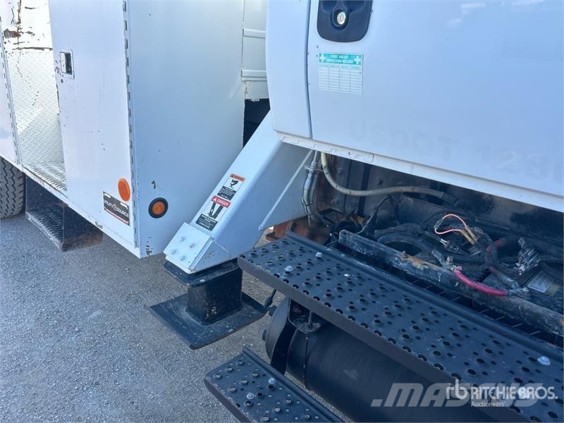 International 7300 Polovni mobilni kamioni za bušenje