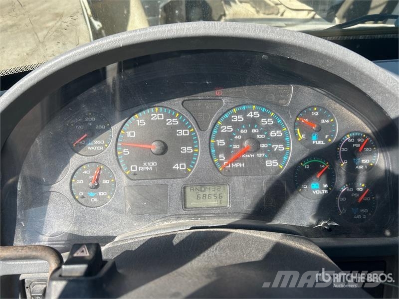 International 7300 Polovni mobilni kamioni za bušenje