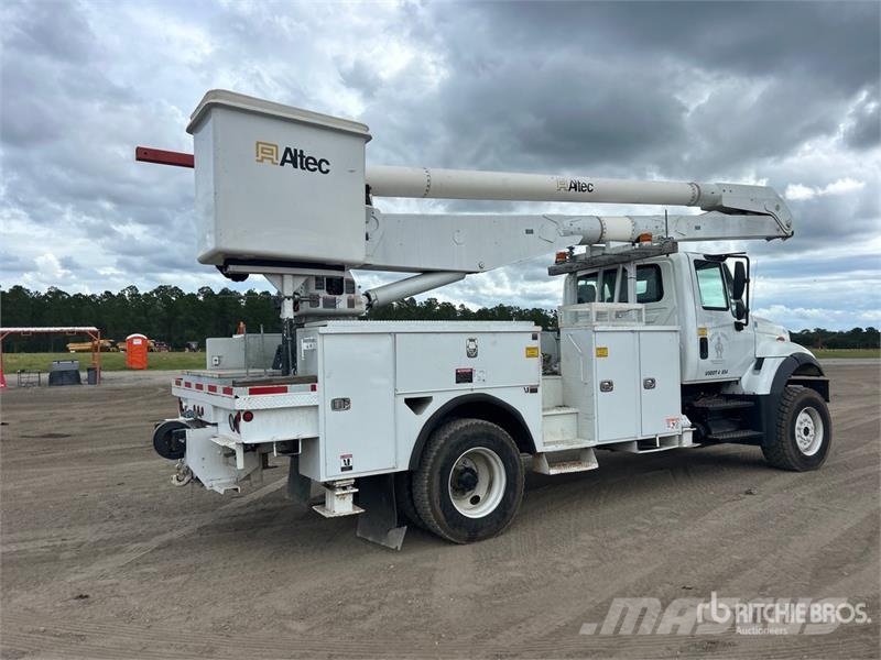 International 7300 车载式高空作业车