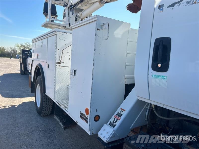 International 7300 Polovni mobilni kamioni za bušenje