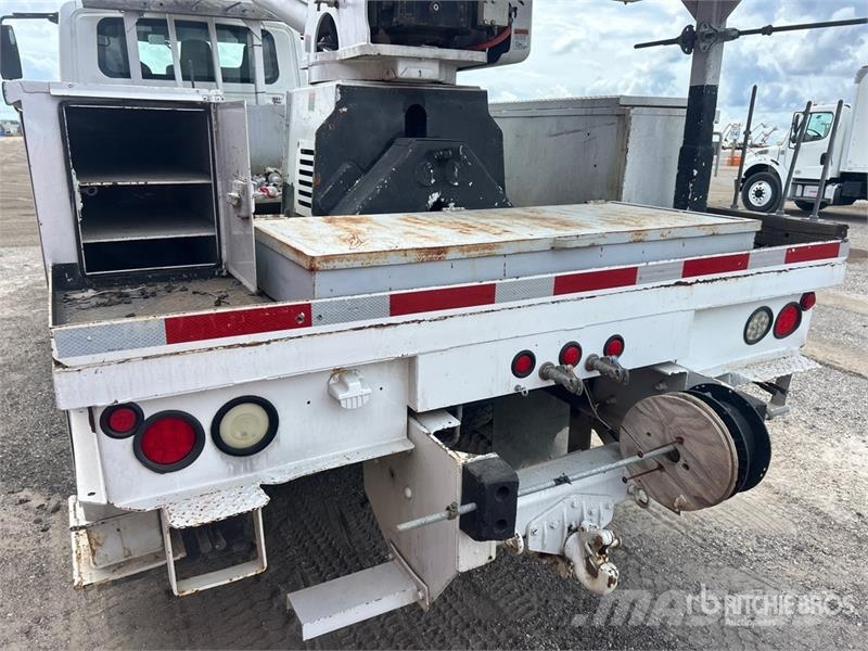International 7300 车载式高空作业车