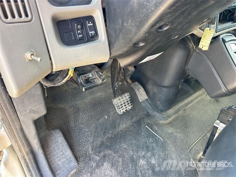 International 7400 Kabine i unutrašnjost