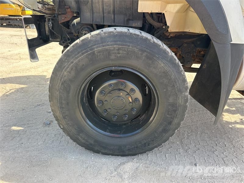 International 7400 Kabine i unutrašnjost