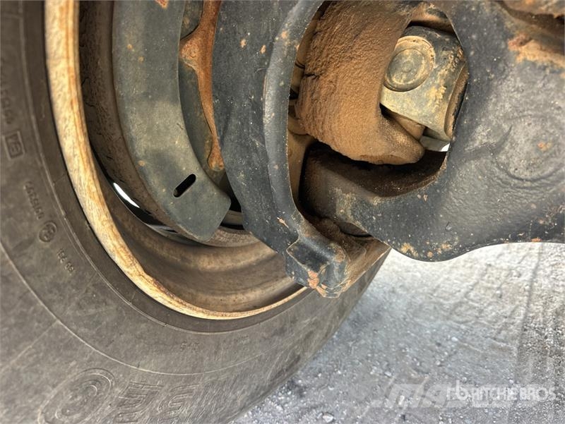 International 7400 Kabine i unutrašnjost