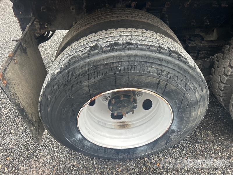 International 7400 Самоскиди