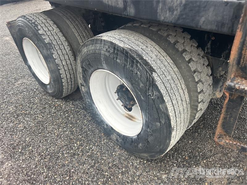 International 7400 Самоскиди