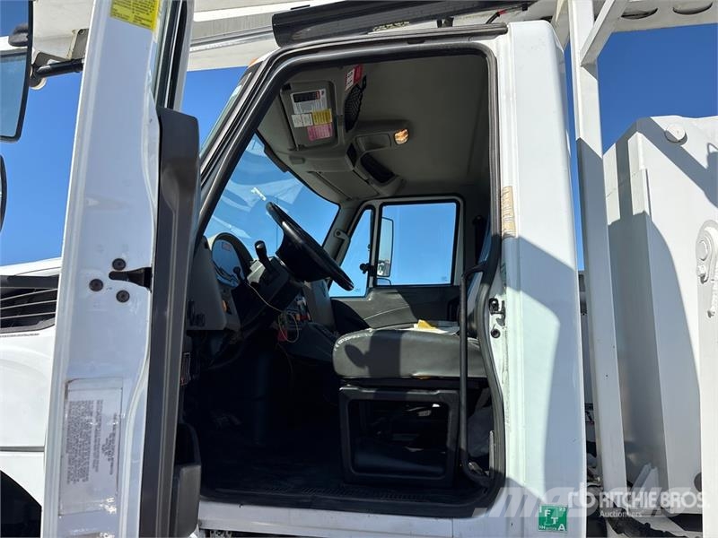 International 7400 Autoplošiny