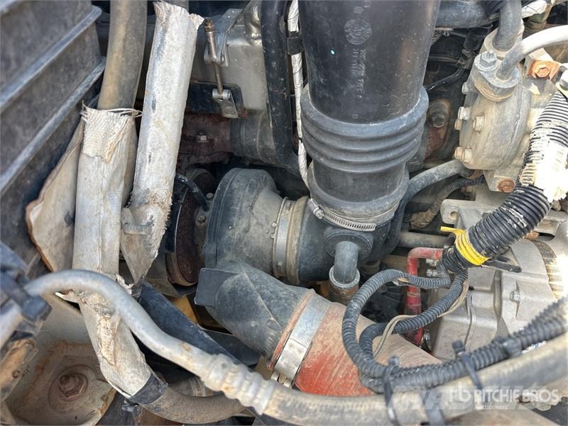 International 7400 Kabine i unutrašnjost