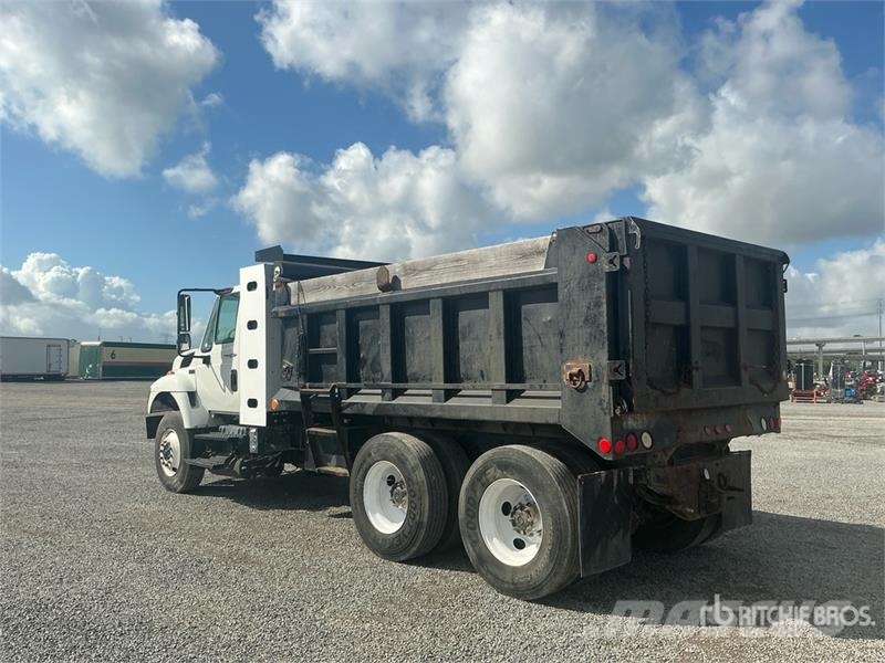 International 7400 Самоскиди