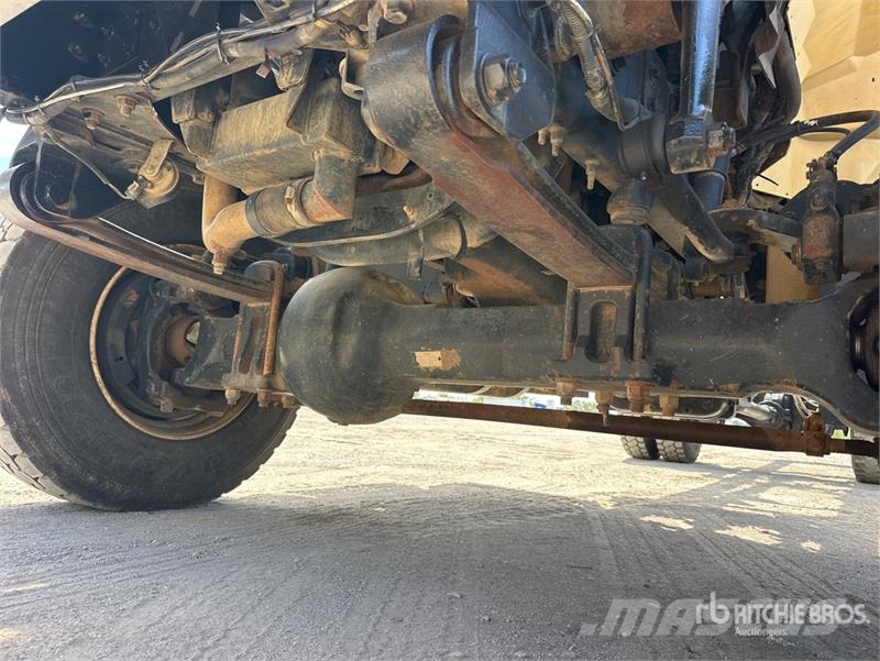 International 7400 Kabine i unutrašnjost