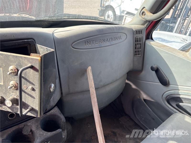 International 7400 Грузовики-Самосвалы
