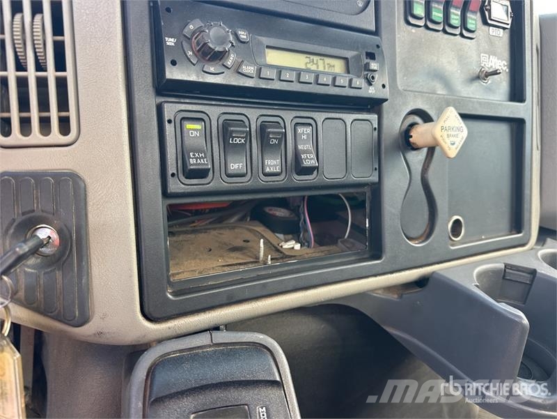 International 7400 Kabine i unutrašnjost