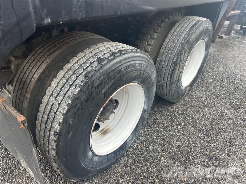 International 7400 Самоскиди