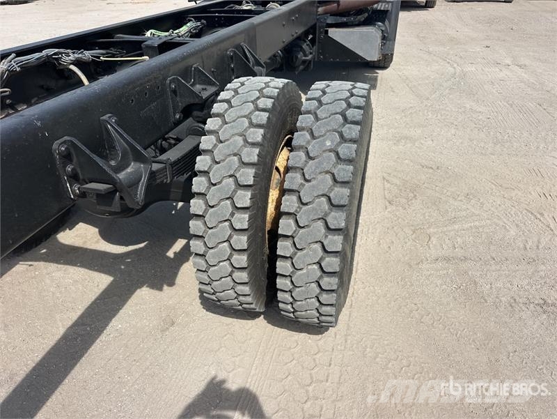 International 7400 Kabine i unutrašnjost