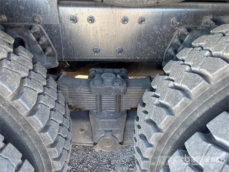 International 7400 Autoplošiny