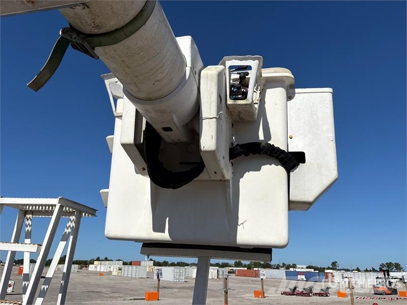 International 7400 Autoplošiny