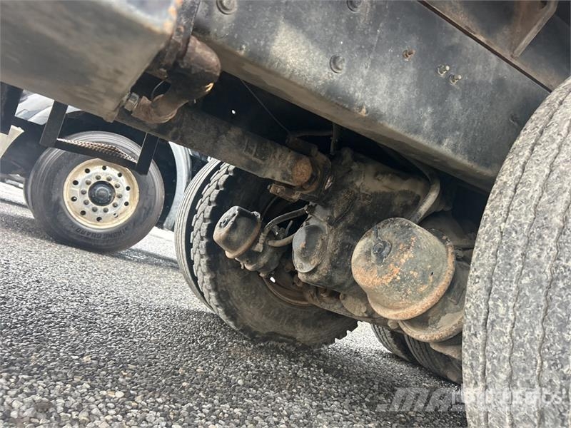 International 7400 Самоскиди