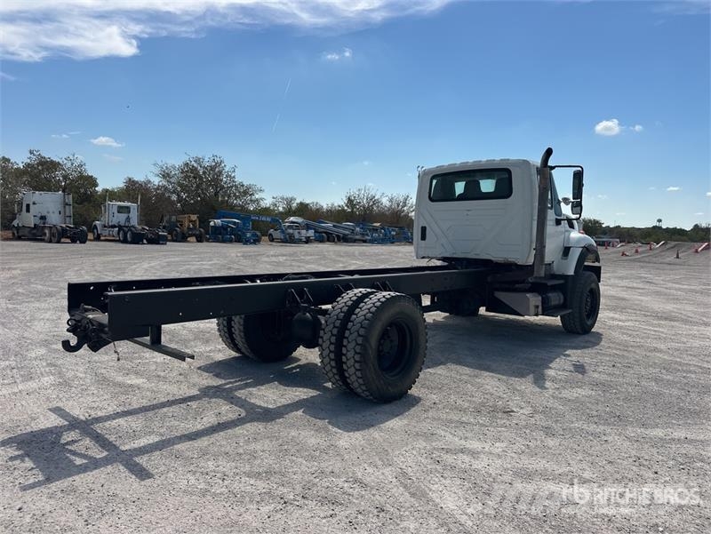 International 7400 Kabine i unutrašnjost