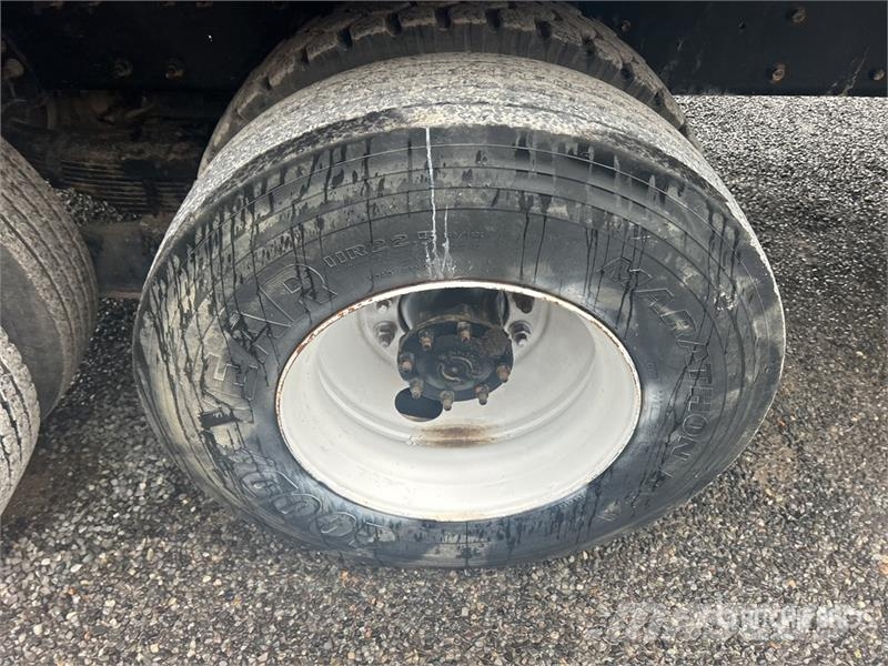 International 7400 Самоскиди