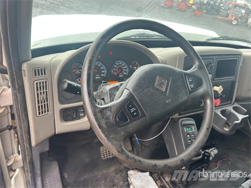 International 7400 Самоскиди