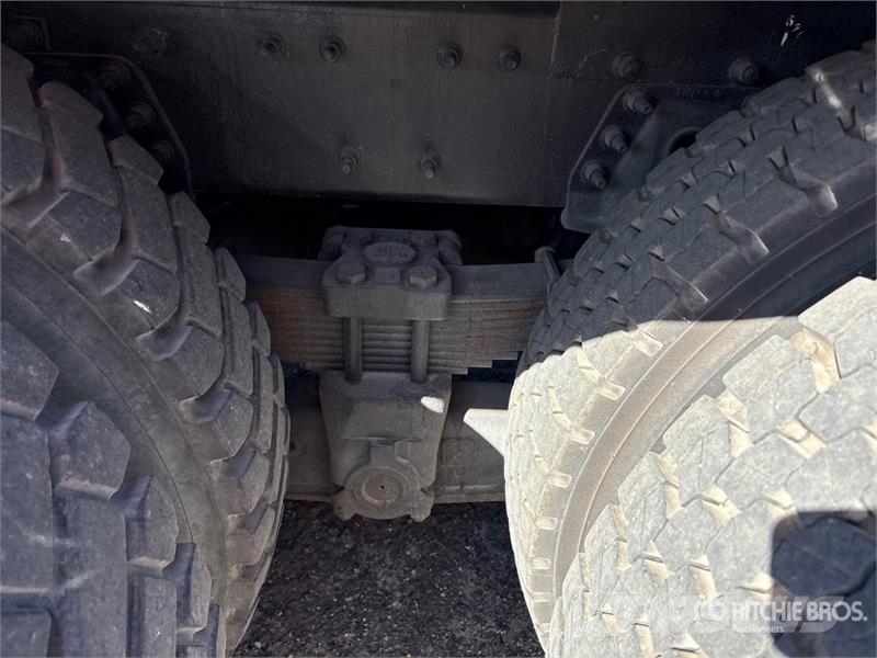 International 7400 Autoplošiny