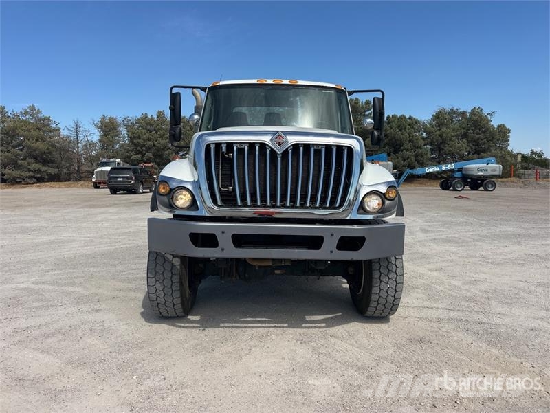 International 7400 Kabine i unutrašnjost