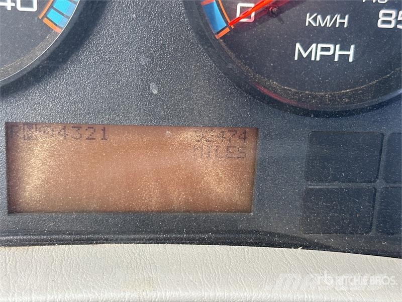 International 7400 Kabine i unutrašnjost
