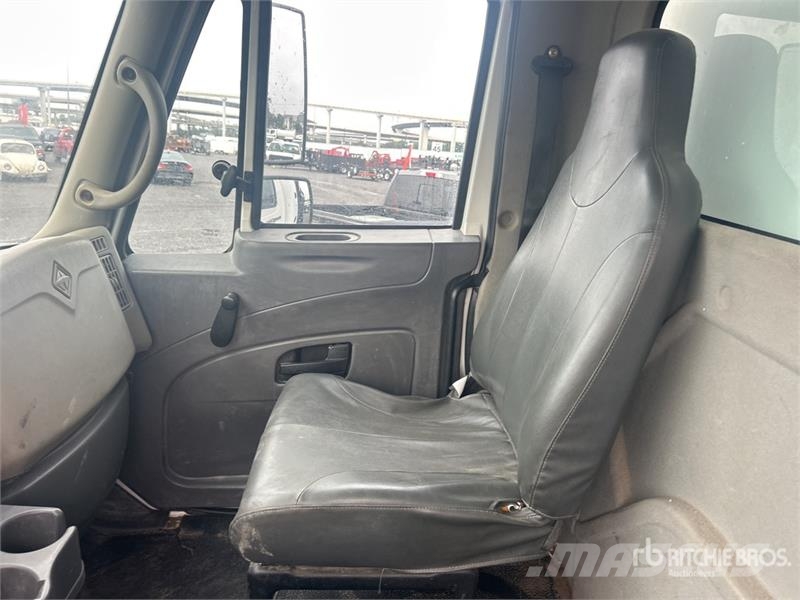 International 7400 Самоскиди